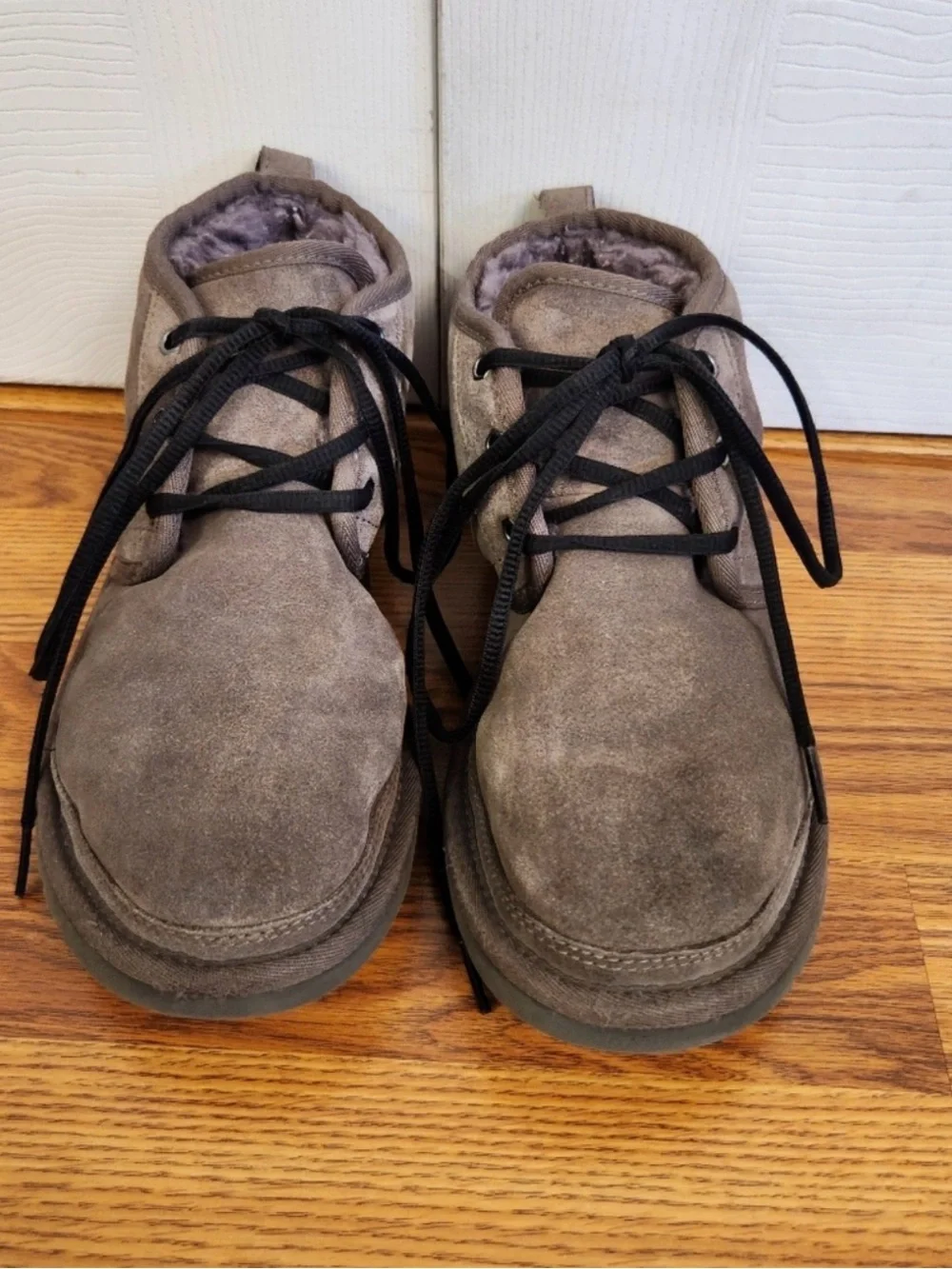 UGG Australia Neumel 3236 Men’s Size 7 Brown Suede Sheepskin Chukka  Ankle Boots